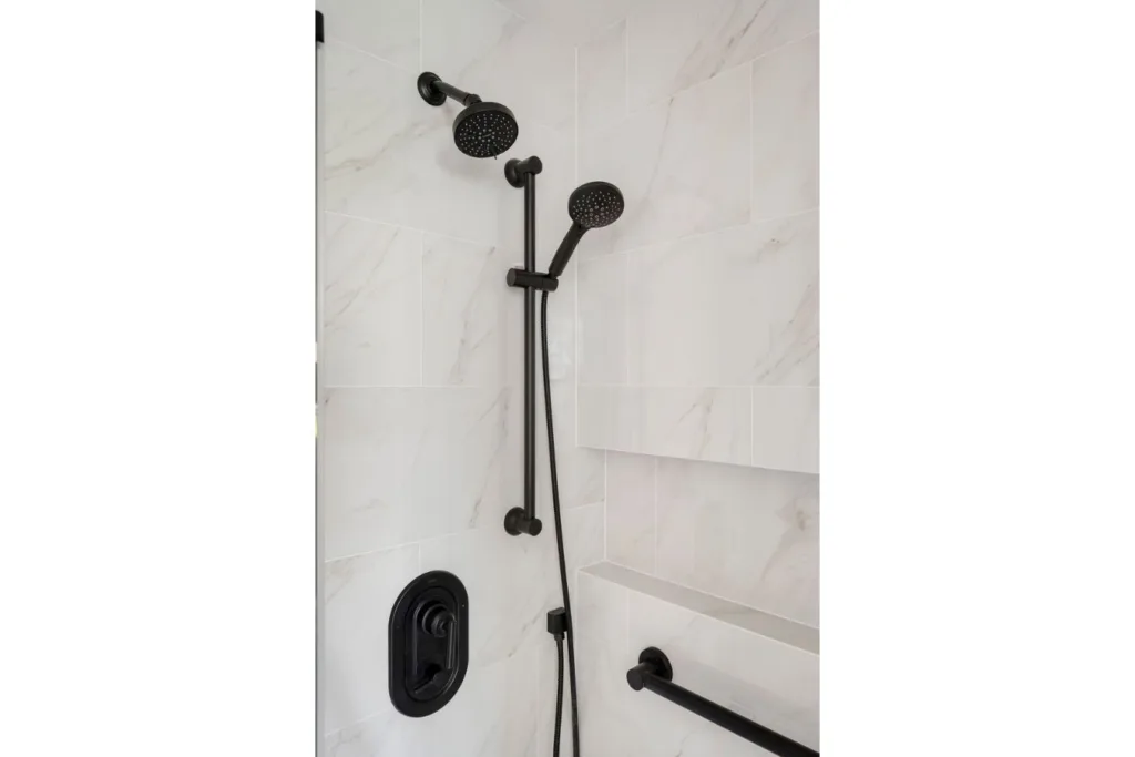 Old Lake Shore Bathroom in Bufallo